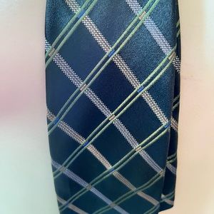 B1G1F 💫 (Bundle all your likes) 
MICHAEL KORS TIE ✨